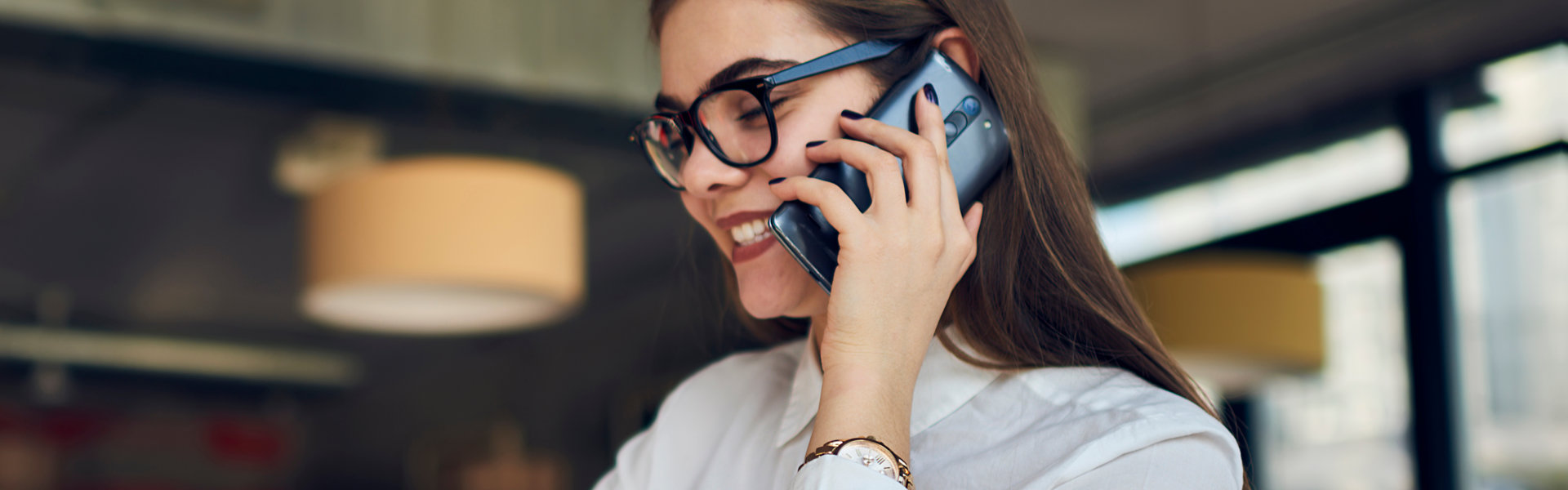 woman calling on mobile phone